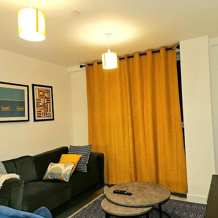 Exquisite Cosy 2-Bed Apartment In Salford Mánchester Exterior foto