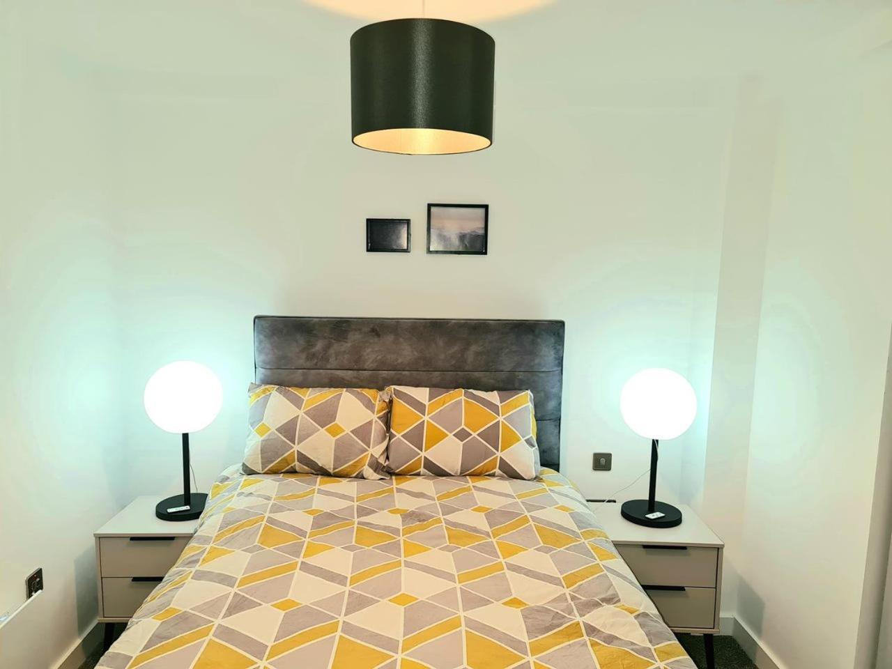 Exquisite Cosy 2-Bed Apartment In Salford Mánchester Exterior foto